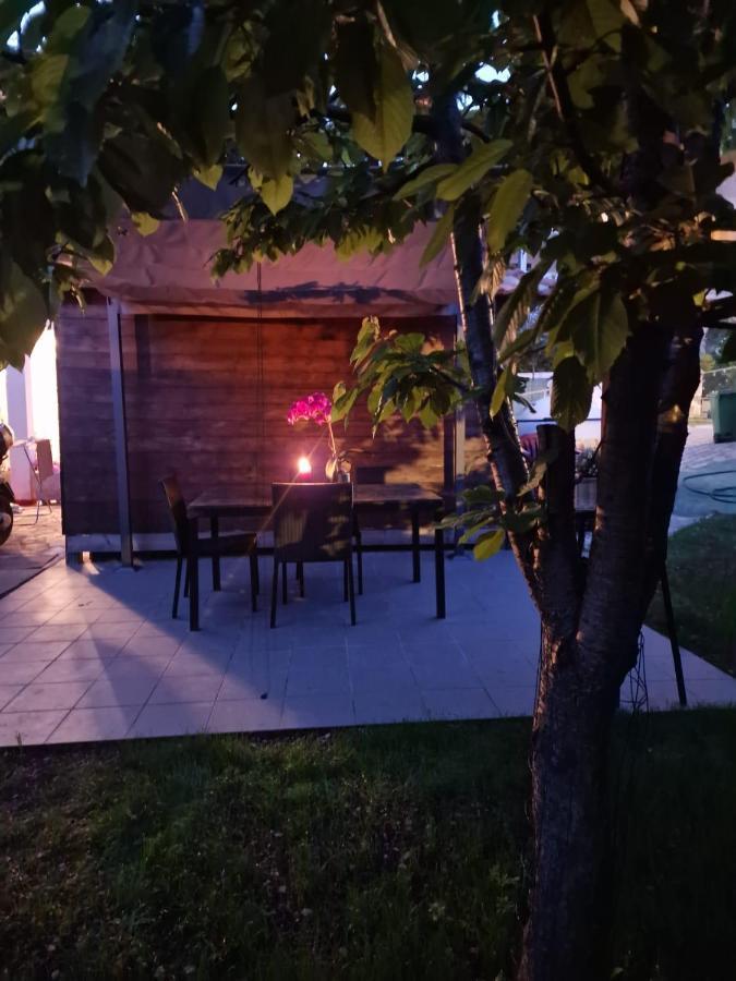 Apartments Poretti For 2,In Center Parking Free In The Yard,6 Min Beach Walk Rovinj Eksteriør billede